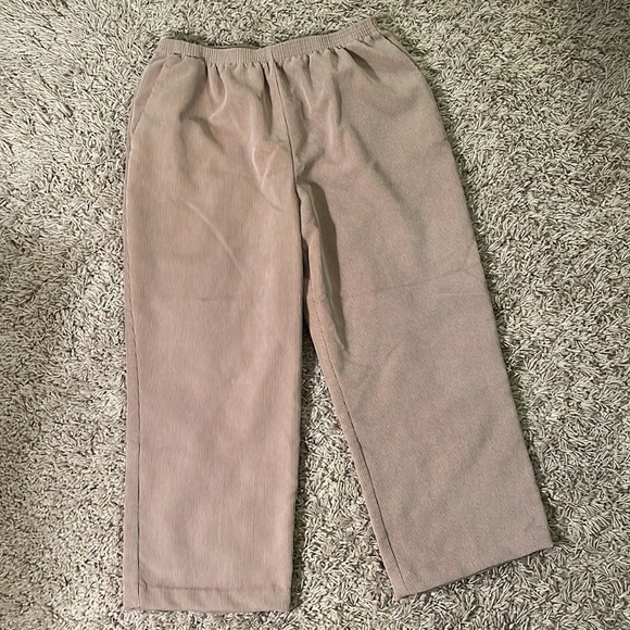 Alfred Dunner Corduroy Elastic Waist Pant w/Pockets - Picture 2 of 6
